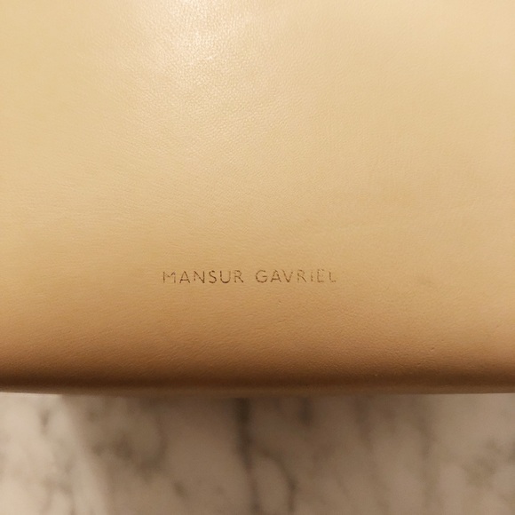 ✖️ SOLD ✖️ Mansur Gavriel Mini Calf Bucket Bag - Picture 3 of 5